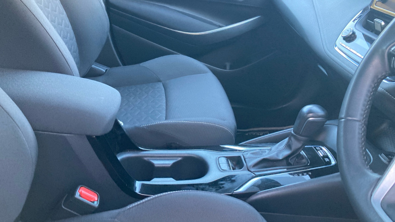 Toyota Corolla 1.8 VVT-i Hybrid Icon Tech 5dr CVT Hybrid Hatchback